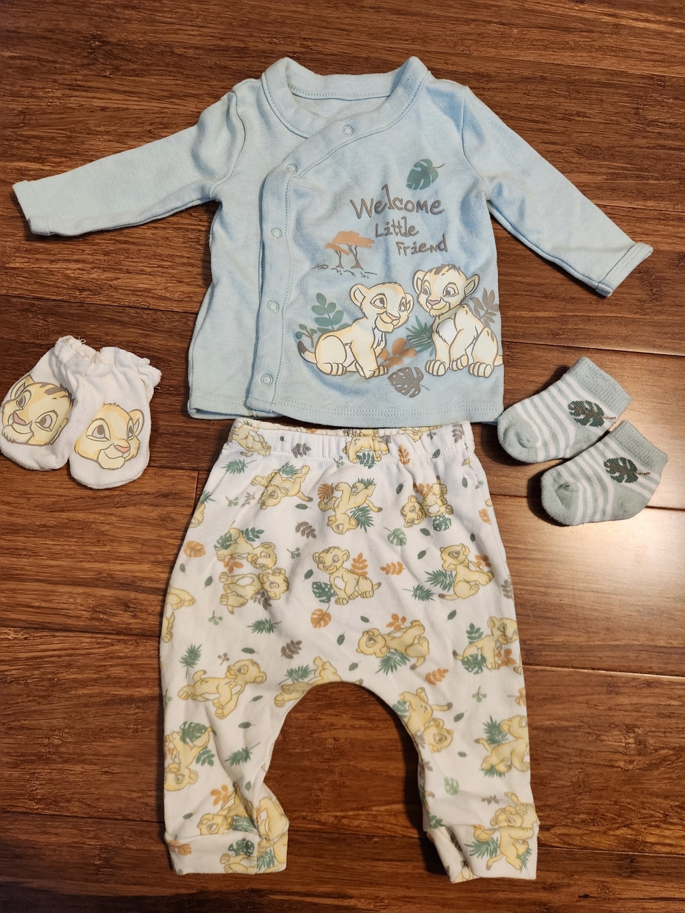 Disney Baby Lion King Welcome Sage Green Set Hand Mittens Socks Pants 0-3 Months